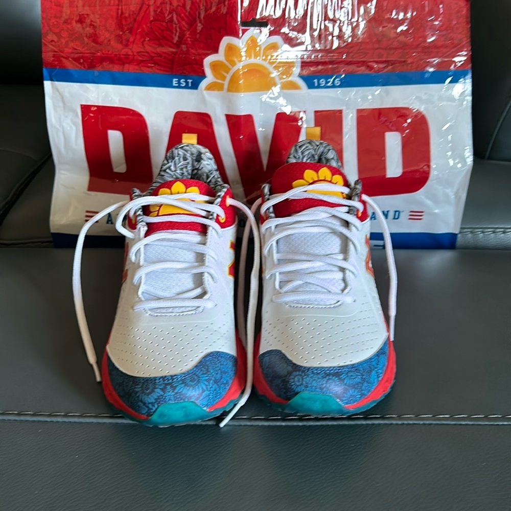 New balance David Sunflower seeds style athletic shoes, women size 9